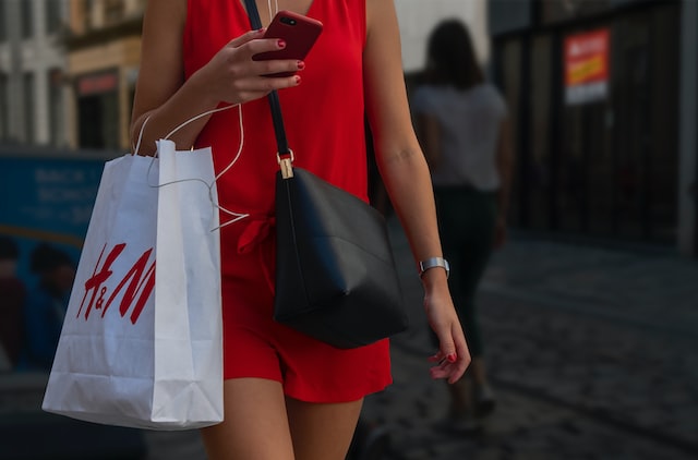 A fast fashion scene
