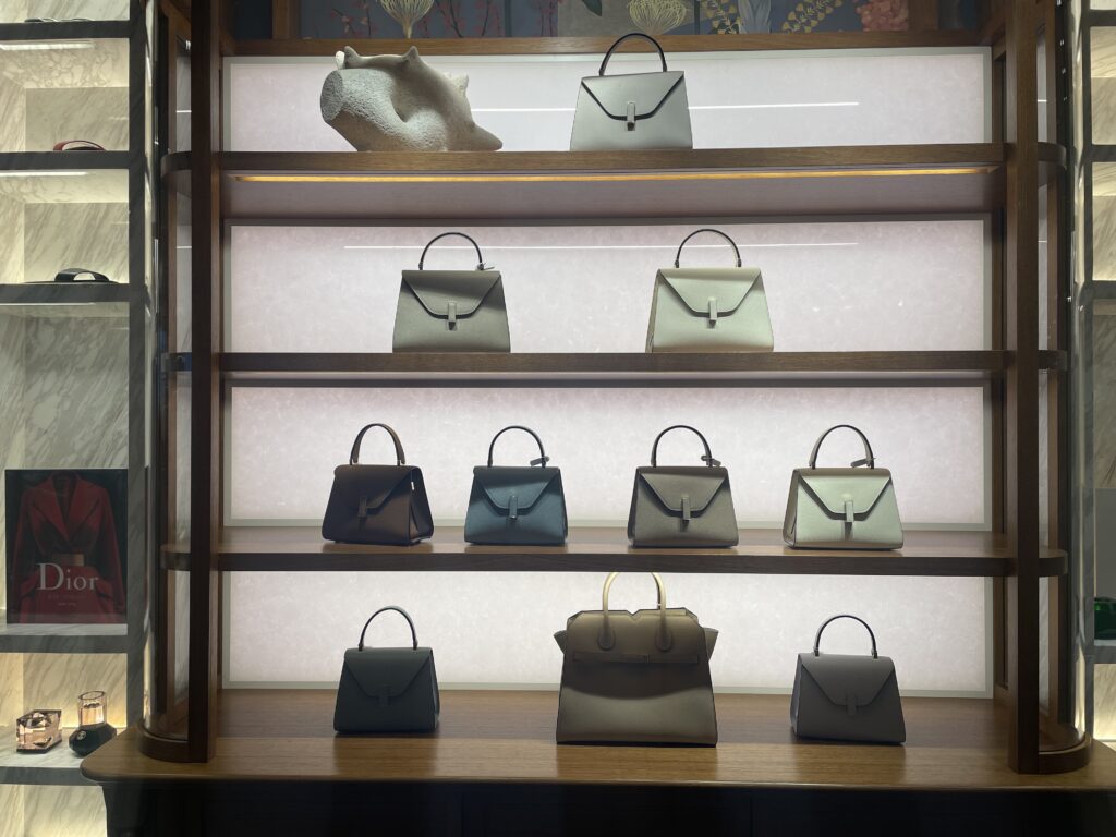 A bag display; photo © Manic Metallic