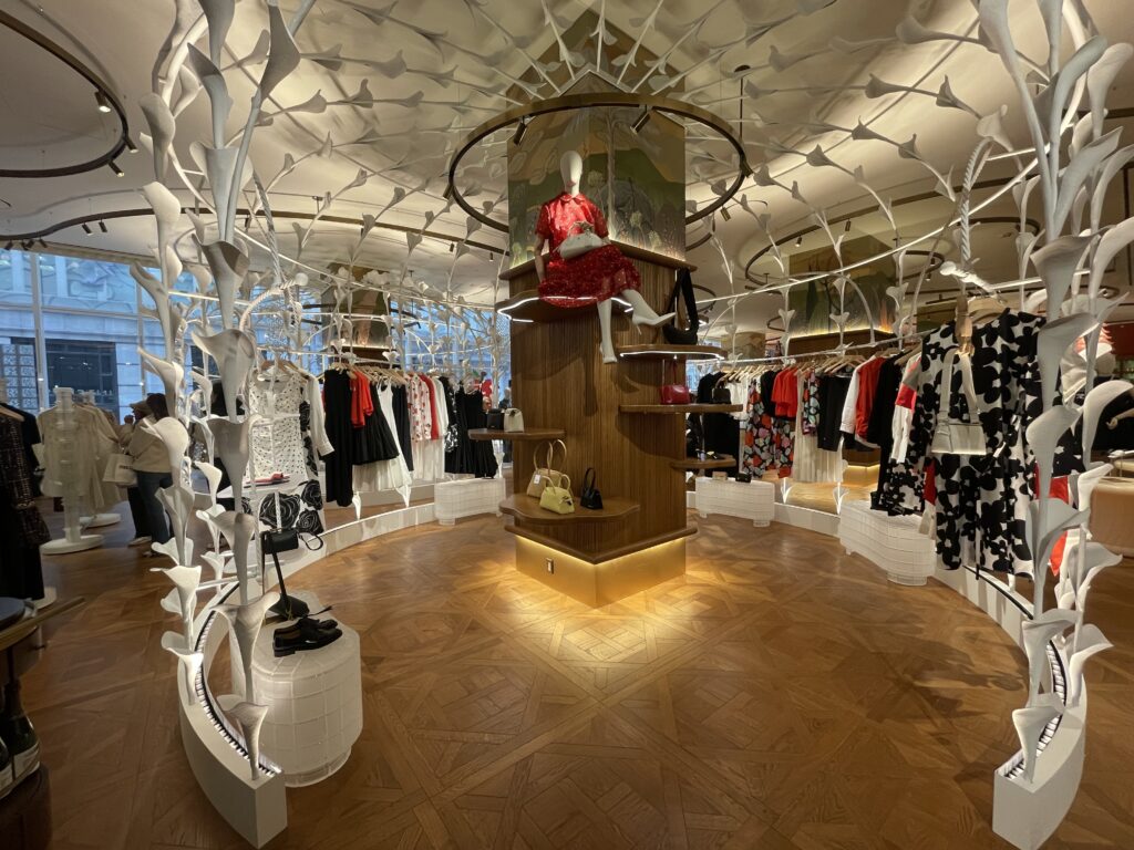 Womenswear display; photo © Manic Metallic