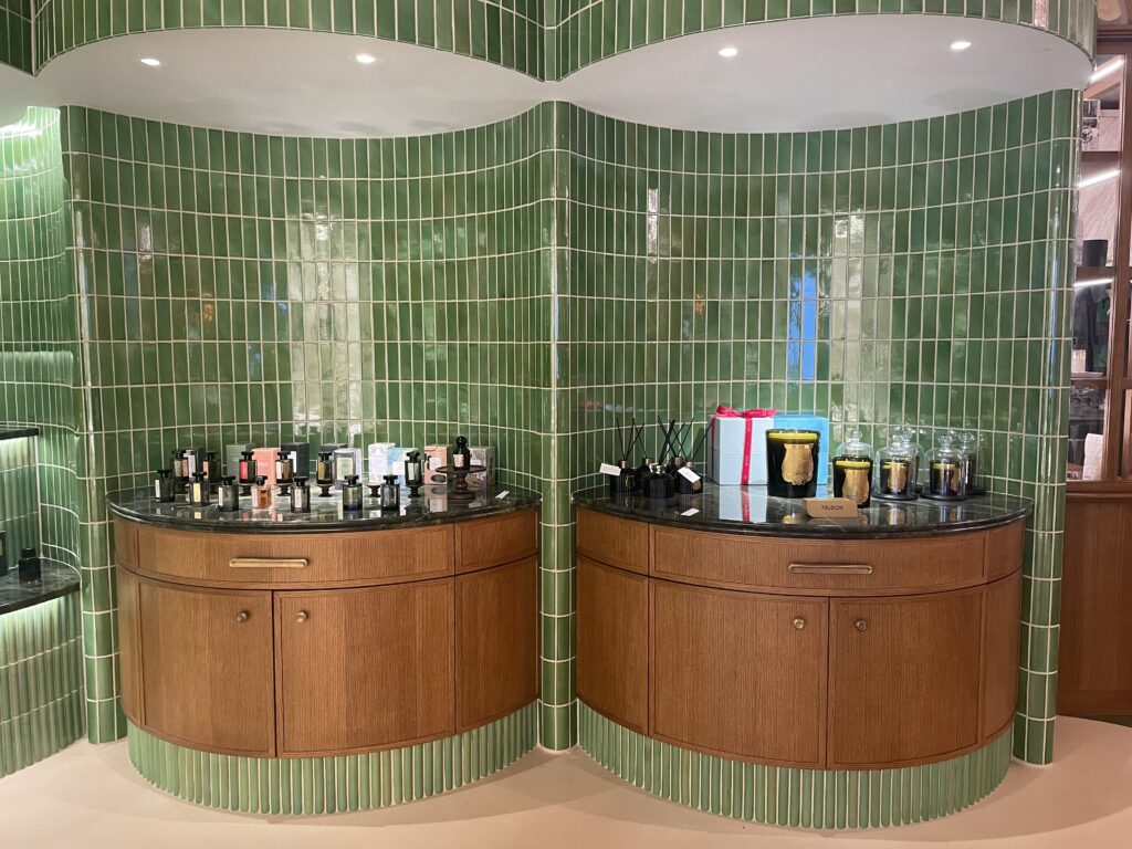 Perfume station; photo © Manic Metallic